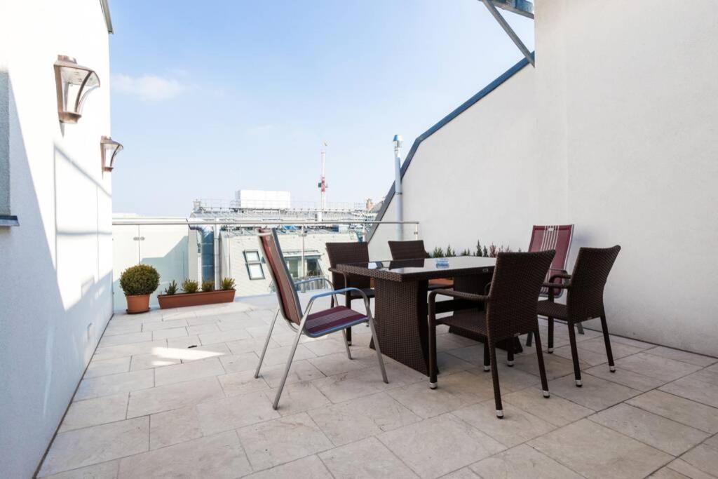 Grosses Penthouse #12 Mit Terrasse Und Aussicht Apartment Wien Ngoại thất bức ảnh