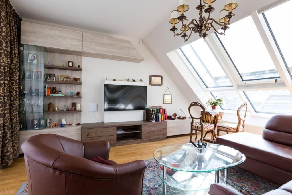 Grosses Penthouse #12 Mit Terrasse Und Aussicht Apartment Wien Ngoại thất bức ảnh