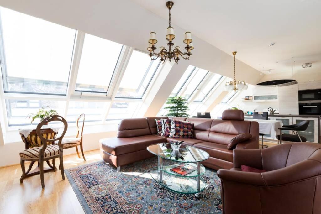 Grosses Penthouse #12 Mit Terrasse Und Aussicht Apartment Wien Ngoại thất bức ảnh