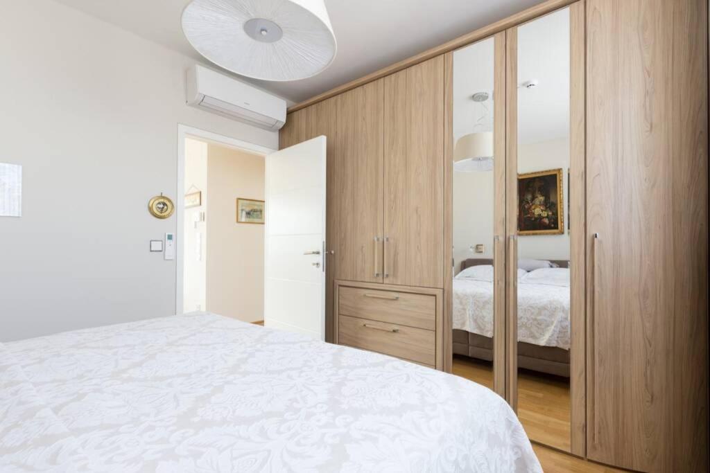Grosses Penthouse #12 Mit Terrasse Und Aussicht Apartment Wien Ngoại thất bức ảnh
