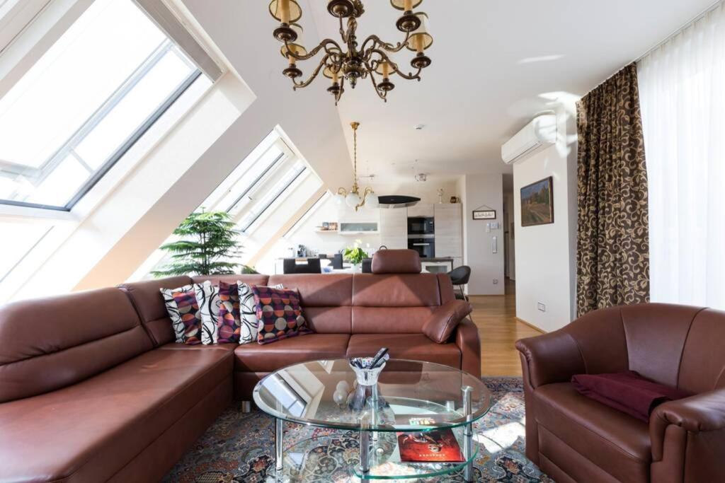 Grosses Penthouse #12 Mit Terrasse Und Aussicht Apartment Wien Ngoại thất bức ảnh