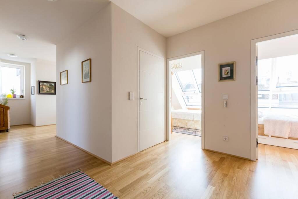 Grosses Penthouse #12 Mit Terrasse Und Aussicht Apartment Wien Ngoại thất bức ảnh